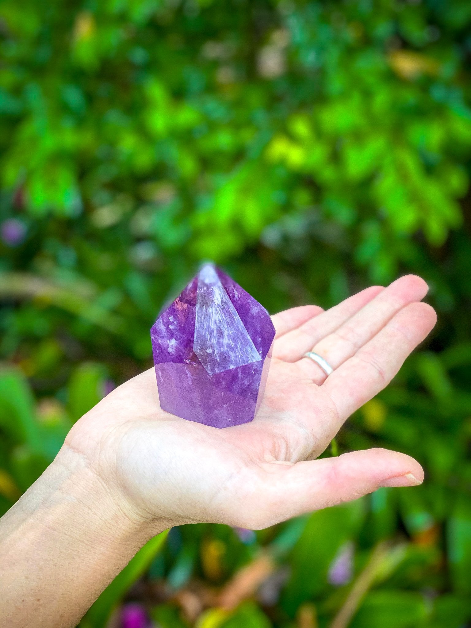 Crystal Small Amethyst Generator